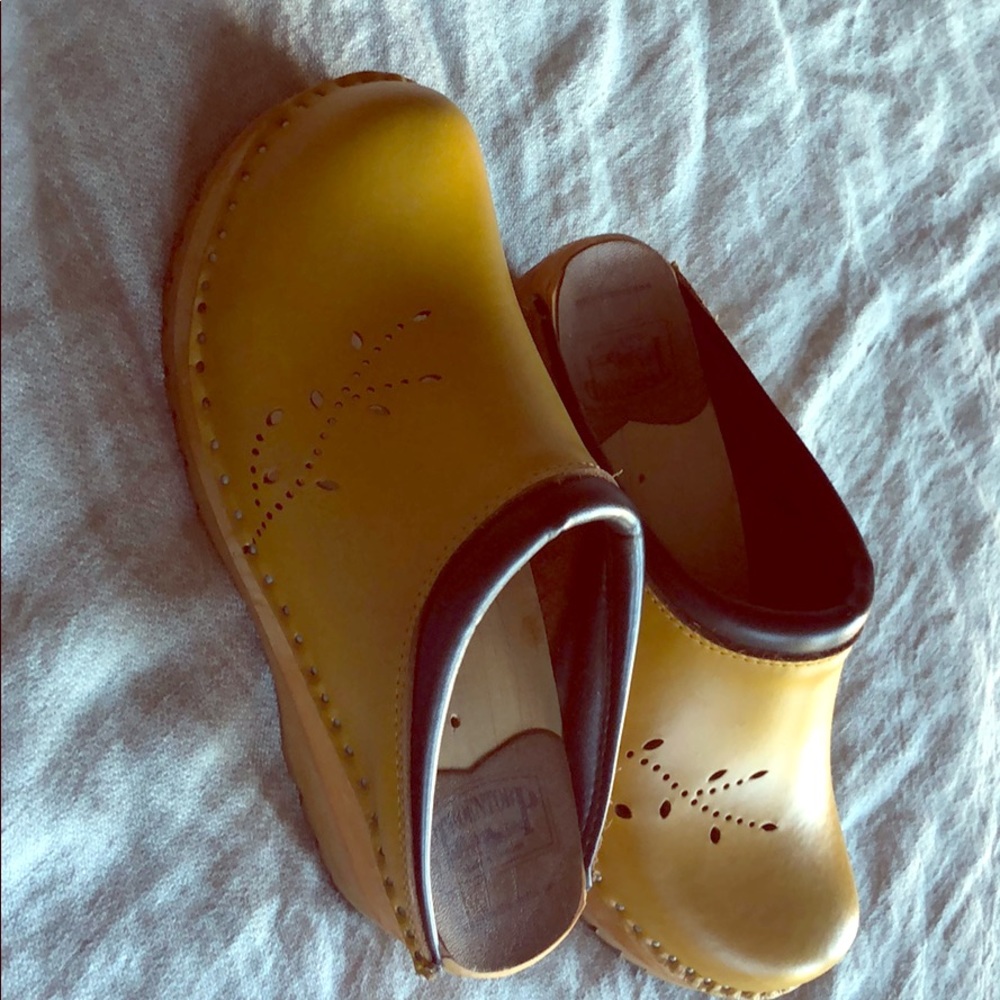 Clogs